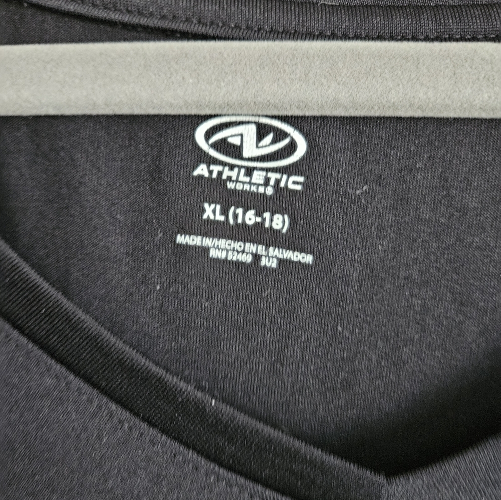 Womens Athletic Top Lightweight Workout Top Size XL - Picture 3 of 13